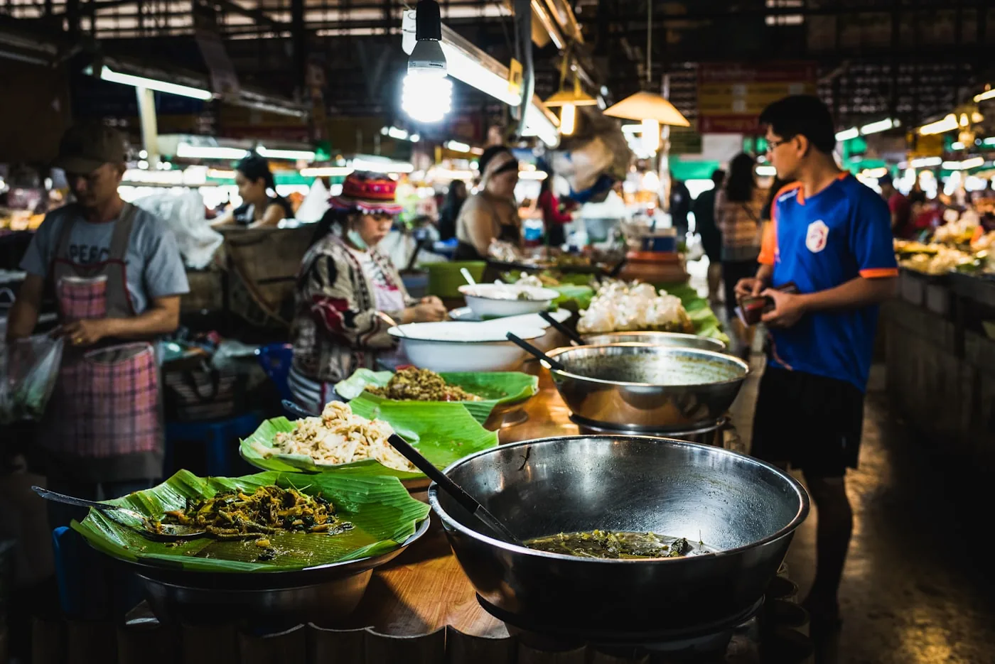 Slik spiser du deg gjennom et thailandsk nattmarked