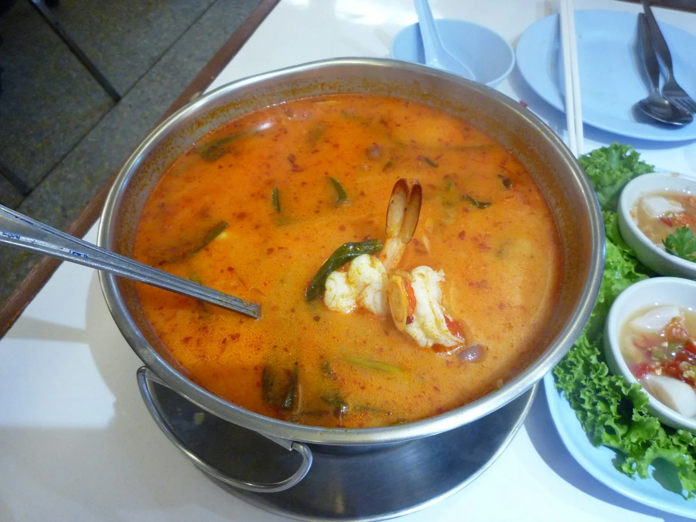 Tom yum, tom kha og de thailandske suppene