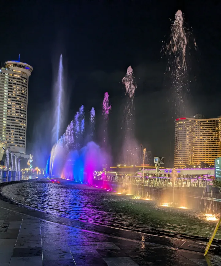 Fonteneshow Hos Icon Siam Bangkok
