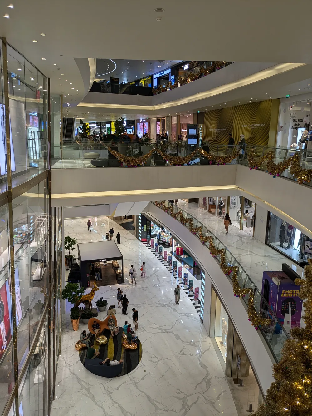 Innsiden av Iconsiam Bangkok
