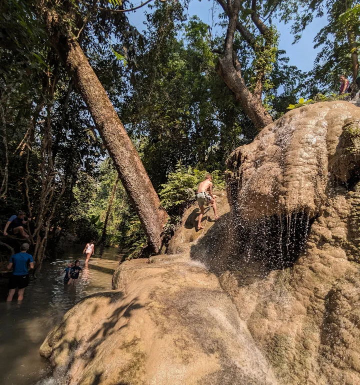 Stciky Waterfalls Nedredel